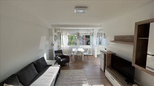 Garsonjera 30m2 Novi Beograd/Blok 8a