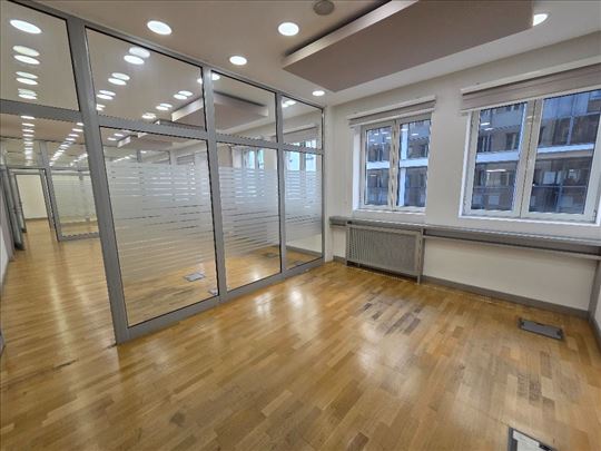 Kancelarije sa 3 garažna mesta centar - Tašmajdan
