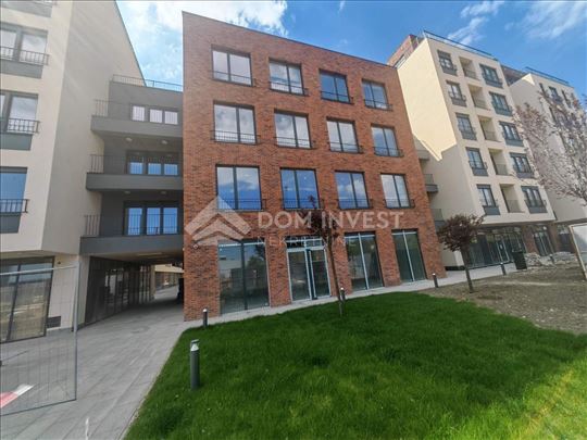 Lokal sa prostranom baštom, Lux 51, 118m2 i 125m2