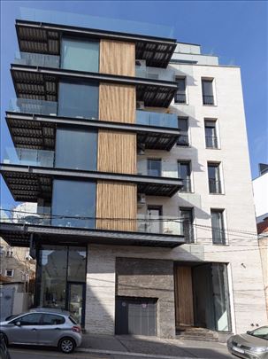 LUX četvorosoban stan na Vračaru