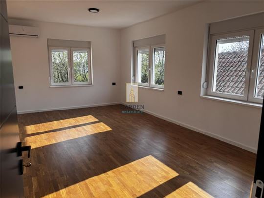 Lux renovirana uknjižena kuća