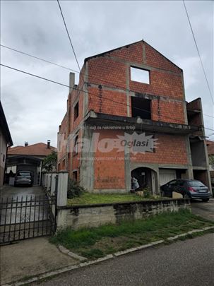 Mladenovac Crkvena 13 3,8ar Tozino voce