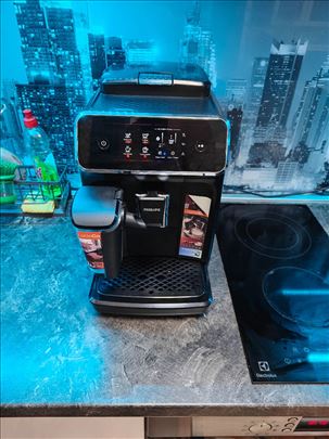 Philips kafe aparat Seria 2200= malo korišćen