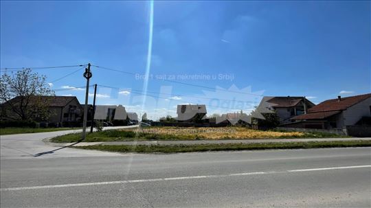 Plac na uglu – Dobanovci, Maršala Tita, 9.17 ari