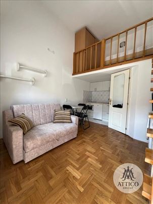 Prodaja garosnjere sa galerijom + parking- Nova De