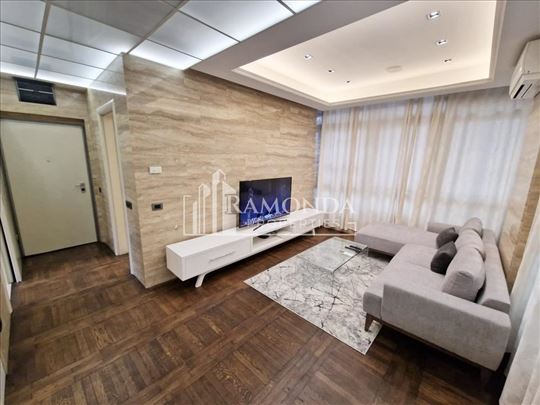 Stan 48m2 sa bazenom na Dedinju izdavanje ID#49