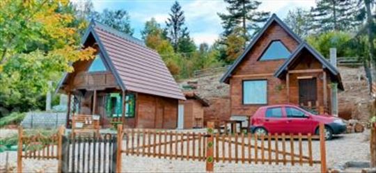 Tara – Zaovinsko jezero – Dve kuće na placu od 7a