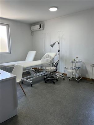 Uknjižen 2.0 sa parking mestom novija gradnja