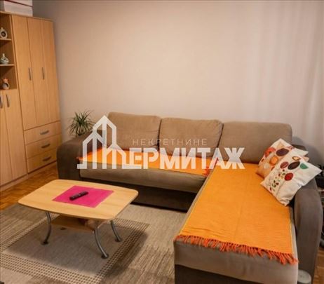 Uknjižen 3.0 stan okužen zelenilom