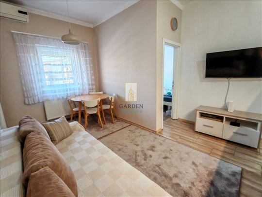 Uknjižen, namešten, renoviran stan 2.0