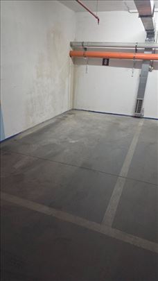 Centar, odlično garažno mesto
