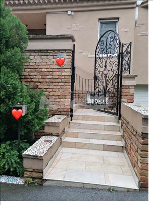 Ekskluzivna vila|270m2|privatni mir u zelenilu