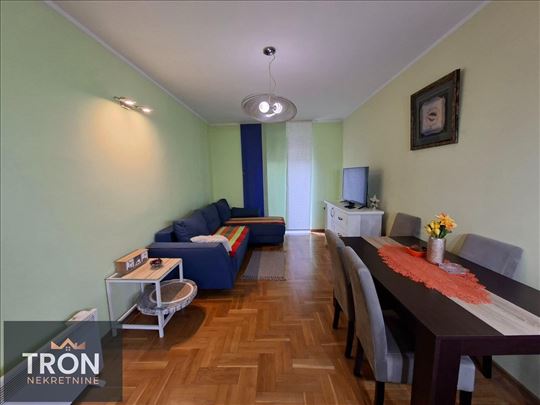 Jednosoban stan u blizini opštine 42m2