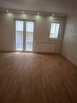 Odličan 3.0 stan na Banovom brdu