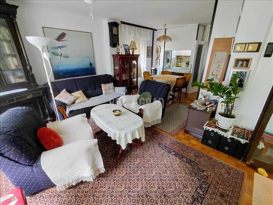 Odličan stan i lokacija