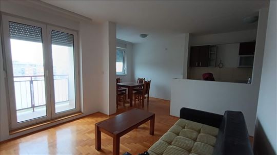 2.0 namešten Stepa Stepanović