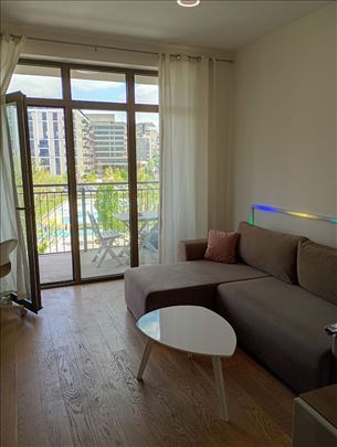 BW,Aurora,LUX,studio,useljiv