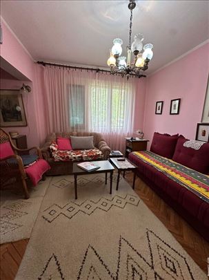 Dvoiposoban stan Cerak