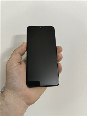 Huawei P30 lite crni