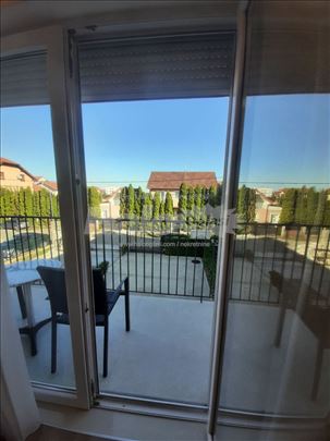 Izdajem dvosoban stan 