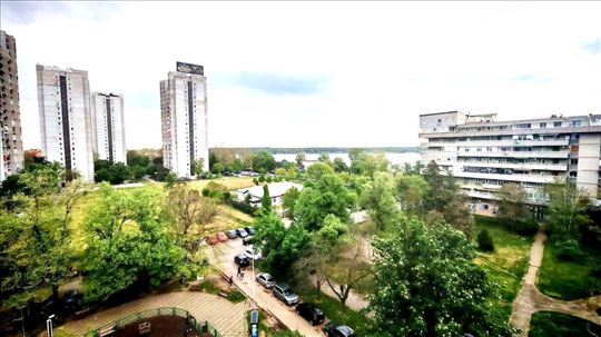 Karađorđev Trg, 1.5, 50m2, pogled na Dunav