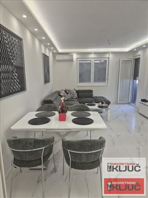 Kod Lipov Gaj-a, 79 m2+ krovna terasa, Trosoban, V