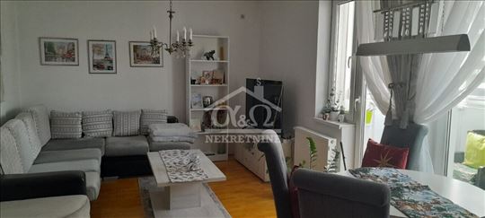 Luksuzno opremljen nov jednoiposoban stan od 48m2,
