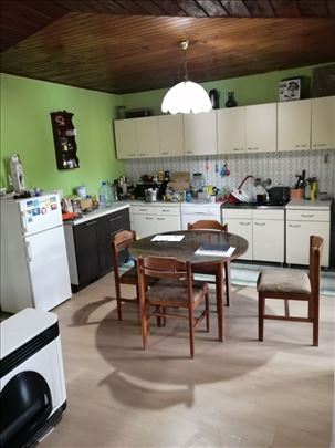 Nova Pazova stan 115m2+21m2 garaža