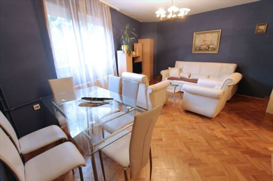Odličan 3.0 stan na Senjaku, ID 7359