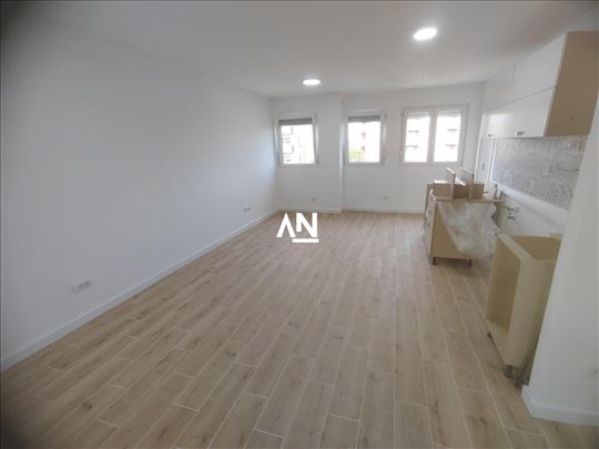 Palilula, Krnjača, Zrenjaninski put 2.0-soban stan