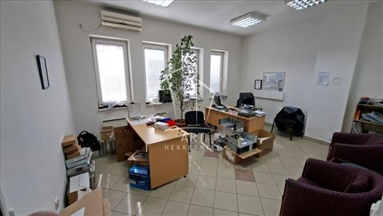 Poslovni prostor, izlaz na auto-put ID#14840