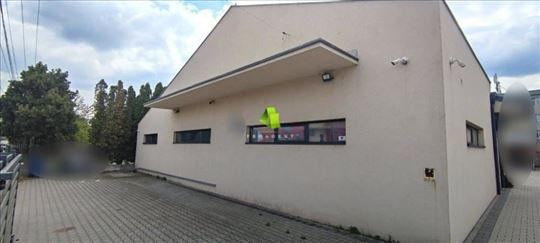 Odličan poslovni prostor, pogodan i kao hala na pu