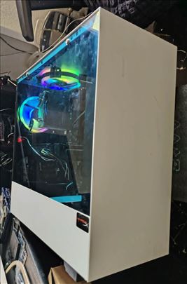 Ryzen 5 Gejming Svetleci računar Odličan