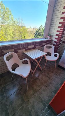 Sto i stolice za terasu 