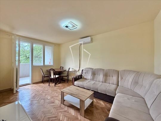 Uknjižen, svetao, mereno 57m2 ID#14829