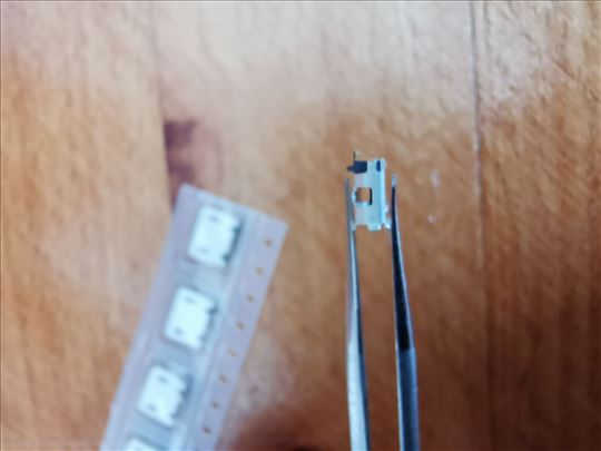 Konektori Micro USB ženski
