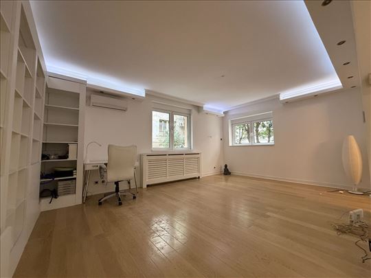 Luksuzan salonski stan 110m2 kod Hrama Svetog Save