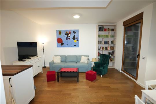 Lux nov i komplet opremljen stan-bez provizije