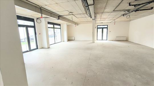 Novo, Zemona Lokal 180m2, Veliki izlog, 2 ulaza