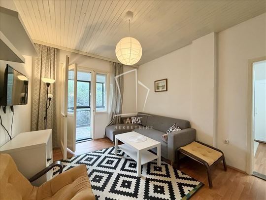 Odlična investicija, centar Zemuna, mereno 50m2 ID