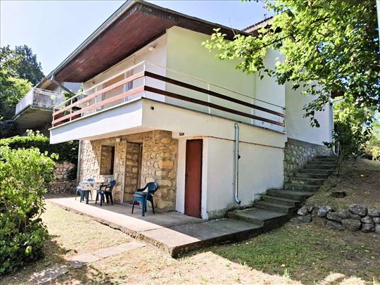 Srebrno jezero, soba sa ulazom iz dvorišta 