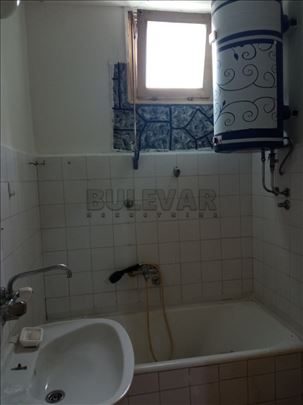 Stan u Kragujevcu, 38 m2 - 3. sprat, naselje Stano