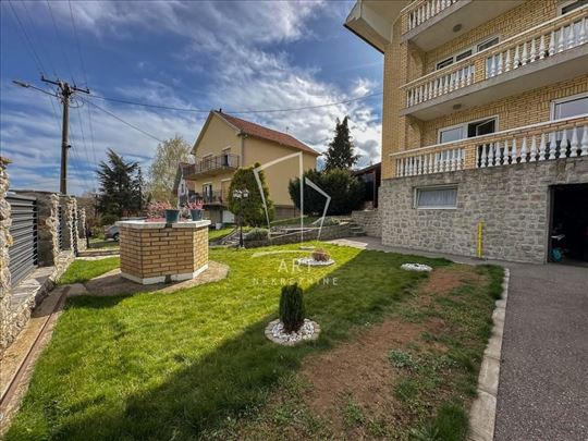 Uknj.kuća na obroncima Avale, 10a, mereno 363m2 I