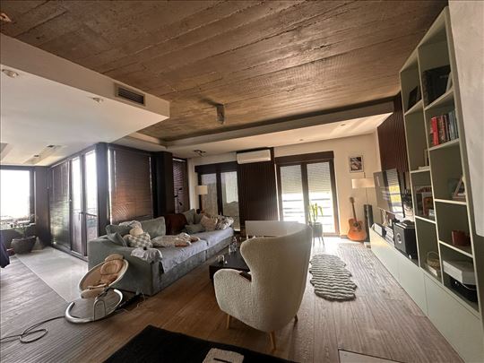 Voždovac Banjica lux penthouse sa terasom