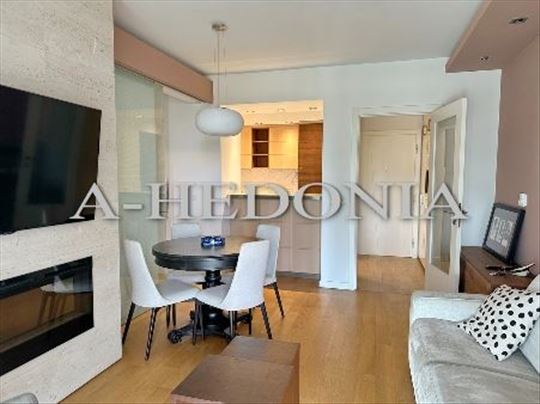 West 65, nov, 2.0, lux, opremljen, useljiv