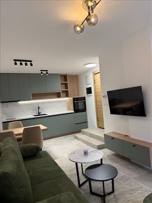 -LUX NOV i moderan u novogradnji + garaža- 