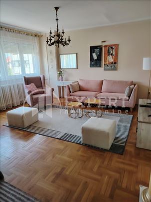 Izdaje se lux, trosoban stan u centru Niša, 77m2