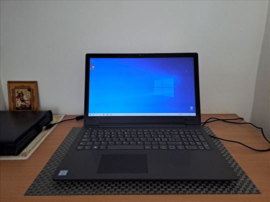 Lenovo 15.6 inca, Ful HD, i3/7, 8GB RAM, SSD 512GB