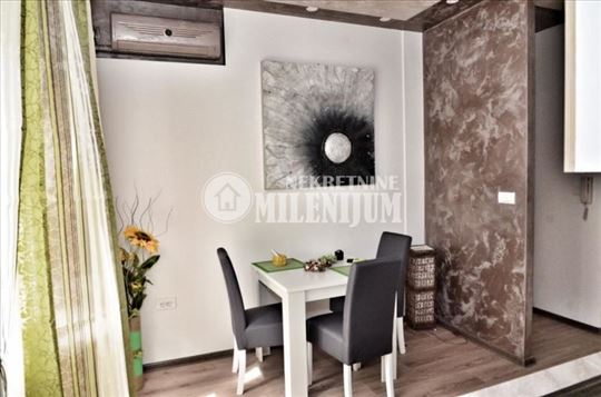 Odličan mali stan u Savskoj ID#2267