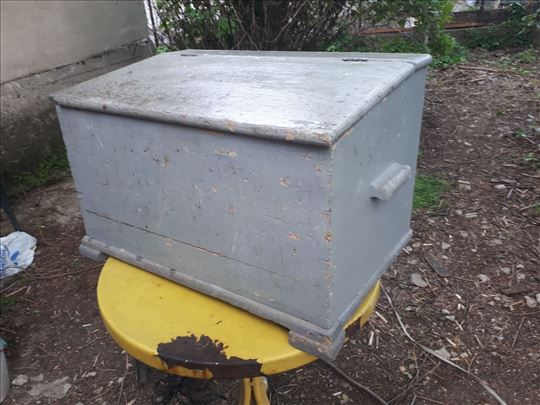 Starinski sanduk za ogrev